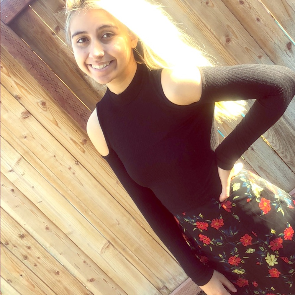 Black cropped turtleneck